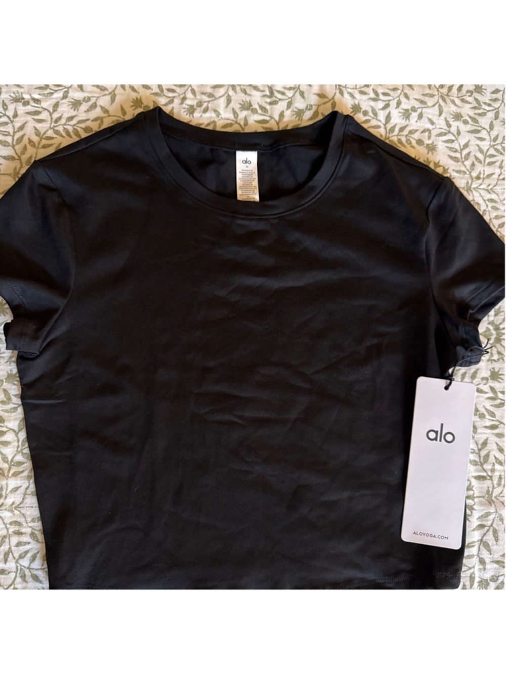 Alo Yoga Black Alosoft Crop Finesse Short Sleeve Top M